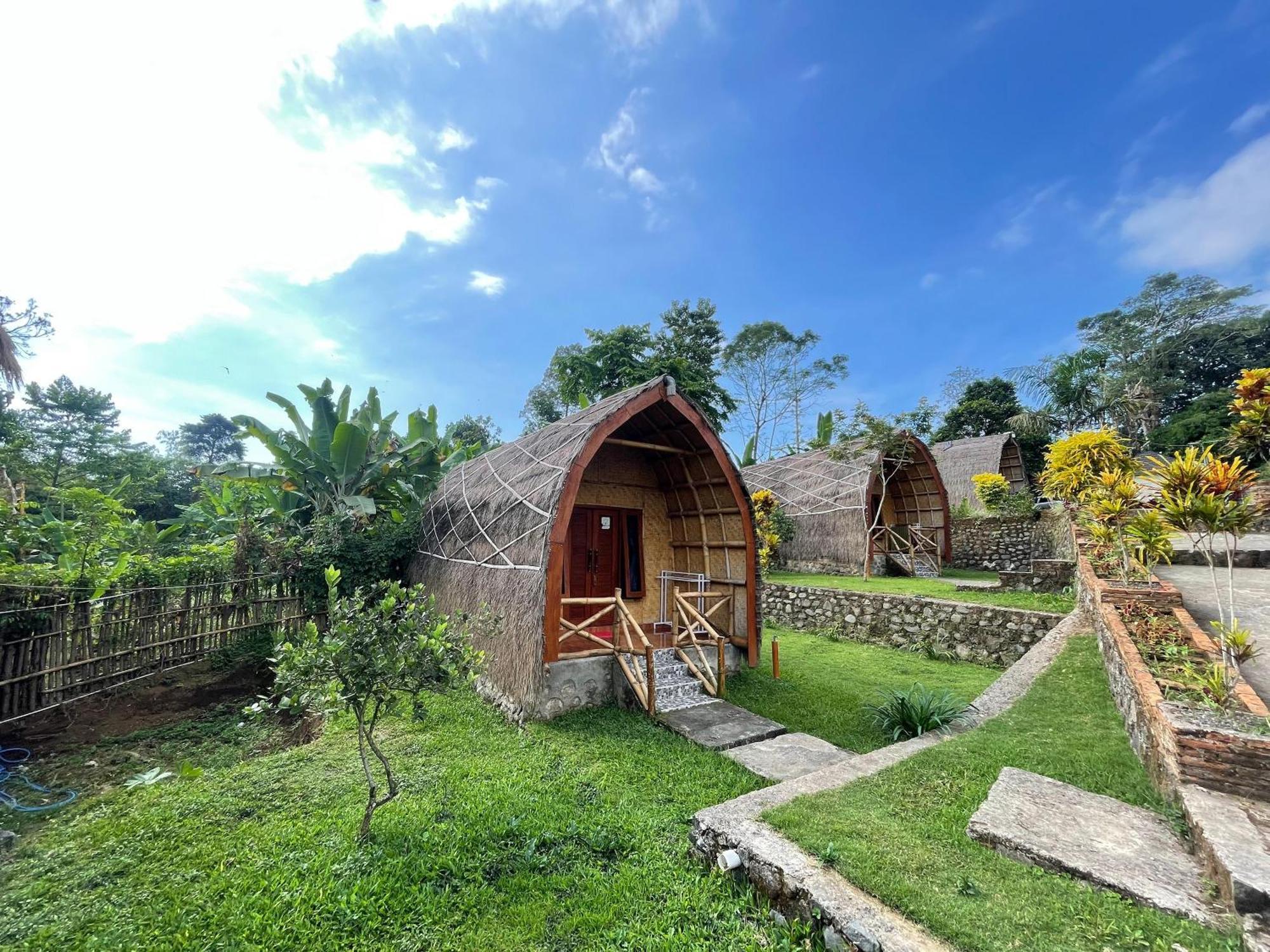 Villa Bambu Rinjani & Restaurant سينارو المظهر الخارجي الصورة